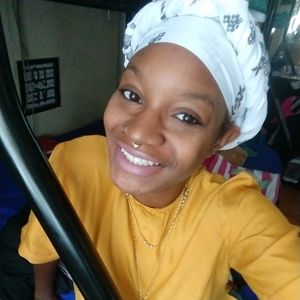 Meet your Posher, Maya